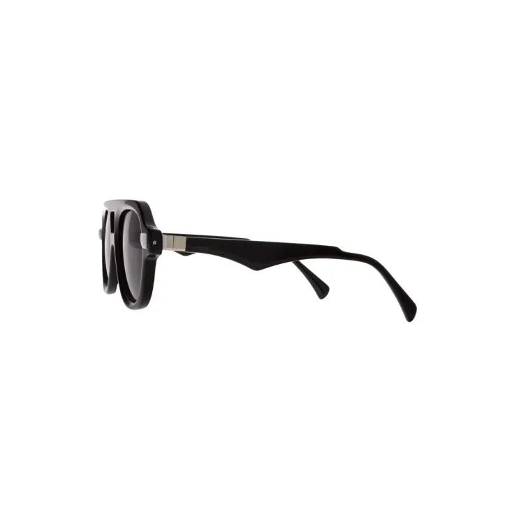 Black, aviator-style IVISION sunglasses with grey lenses – featuring polarized and UV-protective design.